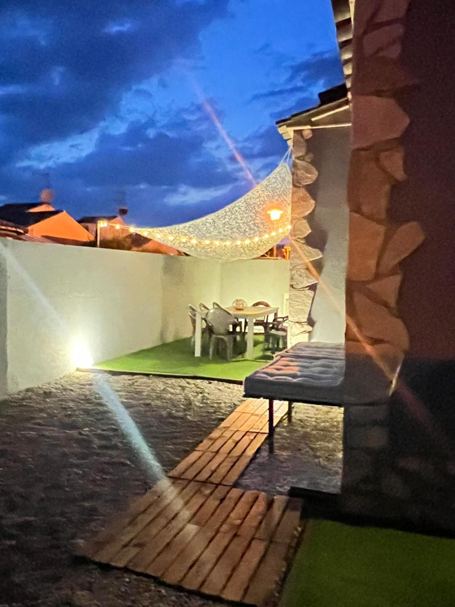 Casa En L Escala Con Piscina Y Wifi Free Villa L' Escala Exteriör bild